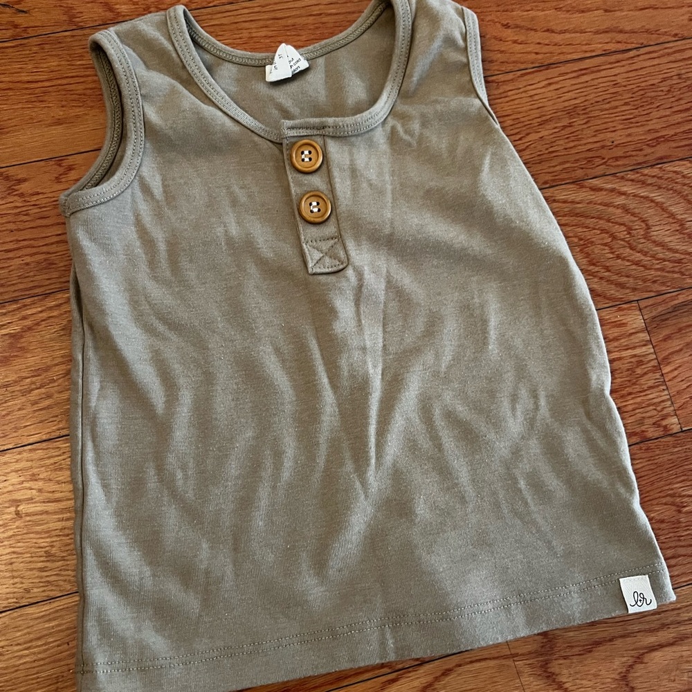 Little Road Co (formally - Lulu & Roo) neutral button tank